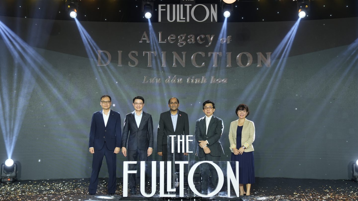 The Fullton’s groundbreaking moment, with the attendance of His Excellency Mr Jaya Ratnam, Singapore’s Ambassador to Vietnam (centre), Mr Tan Wee Hsien, CEO of CapitaLand Development Vietnam and International (second from left), Mr Marc Boey, Executive Director, Far East Organization (second from right), Ms. Christina Goh, Director, Development Projects & Asset Management, Far East Organization (first from right) and Mr Alwin Low, General Manager, North Vietnam, CapitaLand Development (Vietnam) (first from left)