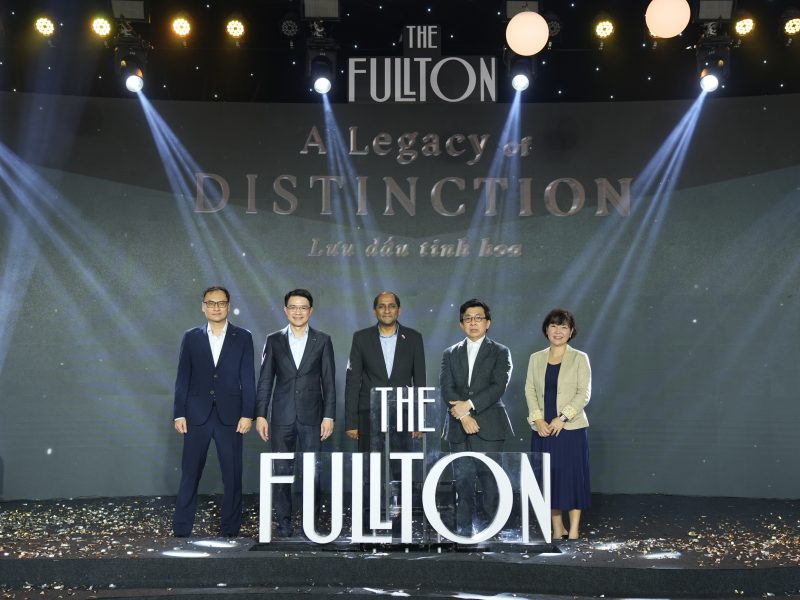 The Fullton’s groundbreaking moment, with the attendance of His Excellency Mr Jaya Ratnam, Singapore’s Ambassador to Vietnam (centre), Mr Tan Wee Hsien, CEO of CapitaLand Development Vietnam and International (second from left), Mr Marc Boey, Executive Director, Far East Organization (second from right), Ms. Christina Goh, Director, Development Projects & Asset Management, Far East Organization (first from right) and Mr Alwin Low, General Manager, North Vietnam, CapitaLand Development (Vietnam) (first from left)