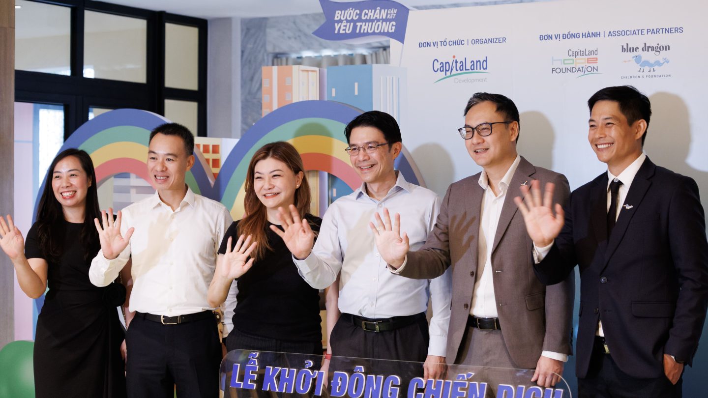 Mr Tan Wee Hsien, CEO, CapitaLand Development Vietnam & International, with other representatives at the kick-off ceremony