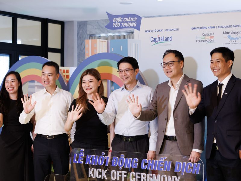 Mr Tan Wee Hsien, CEO, CapitaLand Development Vietnam & International, with other representatives at the kick-off ceremony