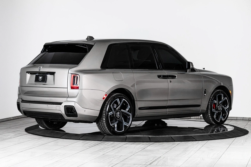 Rolls-Royce Cullinan có khả năng chống lựu đạn - 2