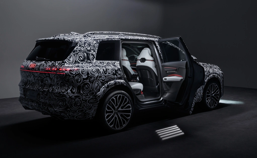 Audi Q9 được trang bị cửa đóng, mở điện như xe Rolls-Royce - 1