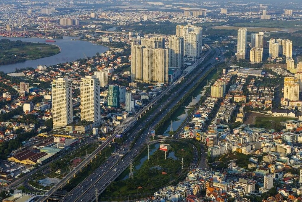 Đất đai chỉ thực sự trở thành nguồn lực khi vừa được quản lý như một tài nguyên, vừa được pháp luật bảo đảm như một tài sản. Trong ảnh: Khu đô thị phía Đông TP HCM. Tác giả: Quỳnh Trần
