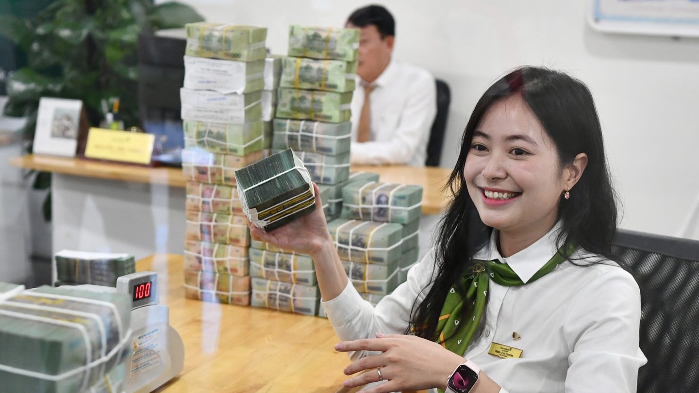 Cuộc đua vốn ngân hàng nóng lên, loạt nhà băng sắp vượt 100.000 tỷ đồng