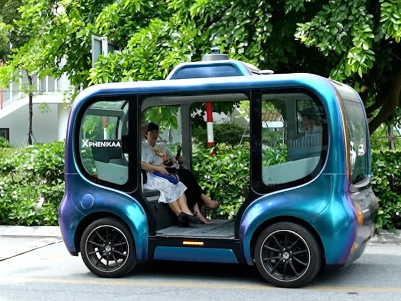 Xe tự hành thử nghiệm trong Khu Công nghệ cao Hòa Lạc. Ảnh: Xuân Hoa
