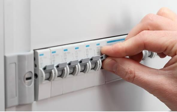 Lời khuyên cho những gia đình không rút phích cắm các thiết bị điện trong nhà - Ảnh 2. Lời khuyên cho những gia đình không rút phích cắm các thiết bị điện trong nhà - Ảnh 2.