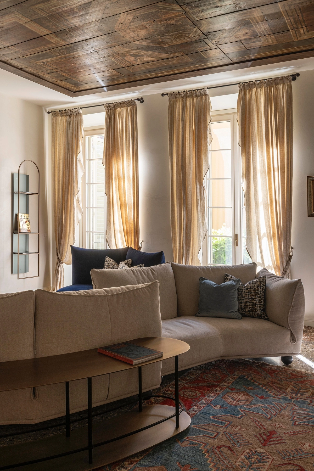 Căn hộ hiện đại bên trong dinh thự cổ từ thế kỷ 19 (ảnh 7)