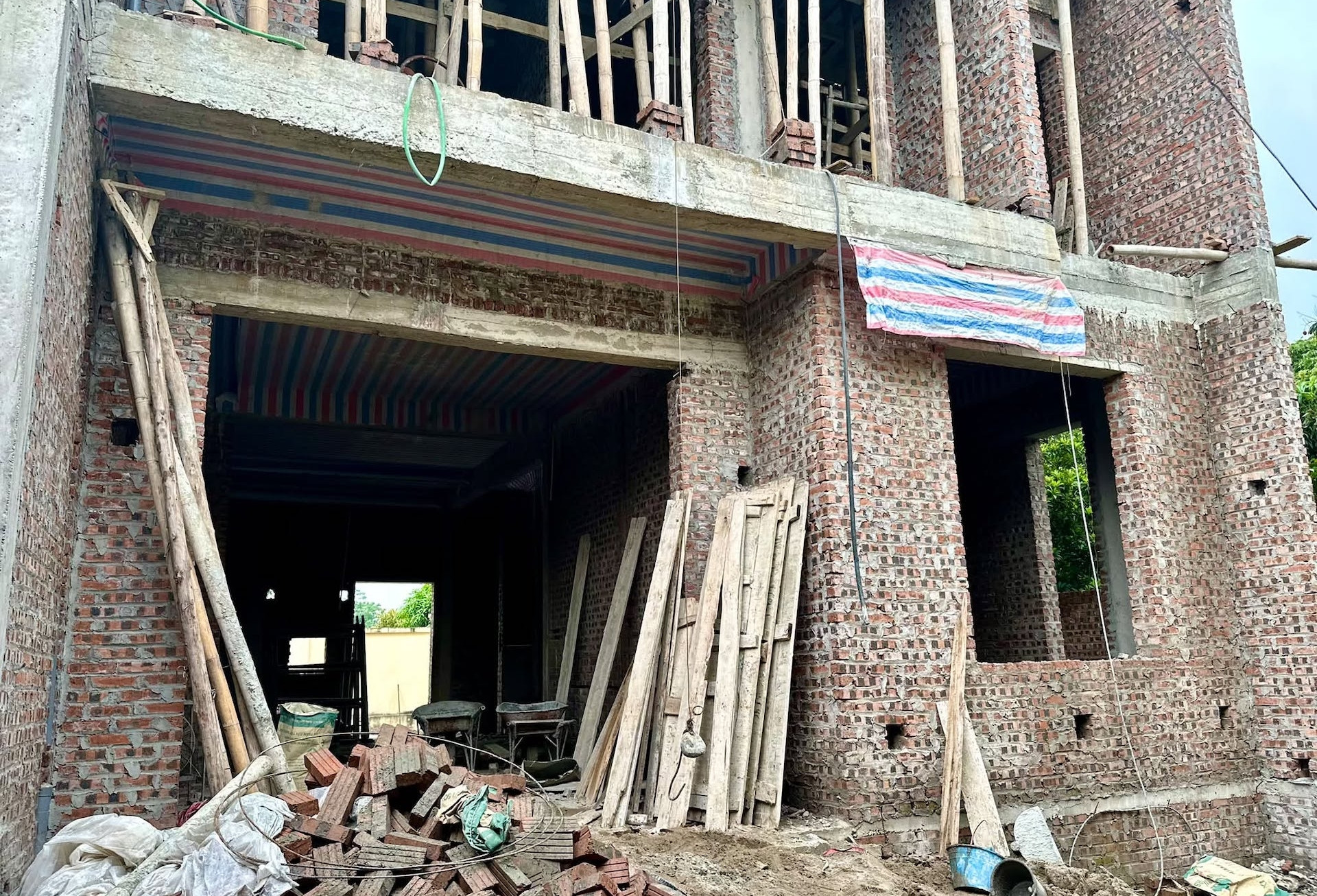 Bộ Xây dựng nói về việc xây nhà riêng lẻ ở Hà Nội bị phạt vì không báo khởi công