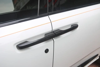 Cận cảnh Rolls-Royce Cullinan chở G-Dragon tại Hà Nội - 14 Cận cảnh Rolls-Royce Cullinan chở G-Dragon tại Hà Nội - 14