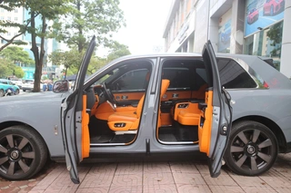 Cận cảnh Rolls-Royce Cullinan chở G-Dragon tại Hà Nội - 7 Cận cảnh Rolls-Royce Cullinan chở G-Dragon tại Hà Nội - 7